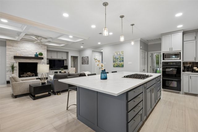 5617 Hunterwood Lane, Arlington, TX 76017