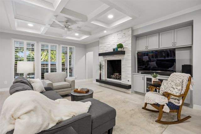 5617 Hunterwood Lane, Arlington, TX 76017