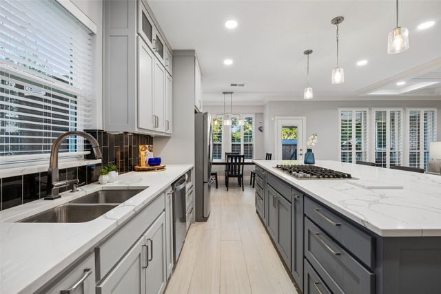 5617 Hunterwood Lane, Arlington, TX 76017