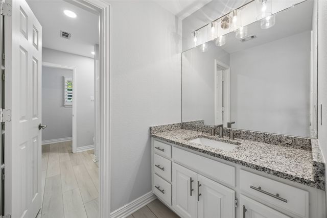 5617 Hunterwood Lane, Arlington, TX 76017