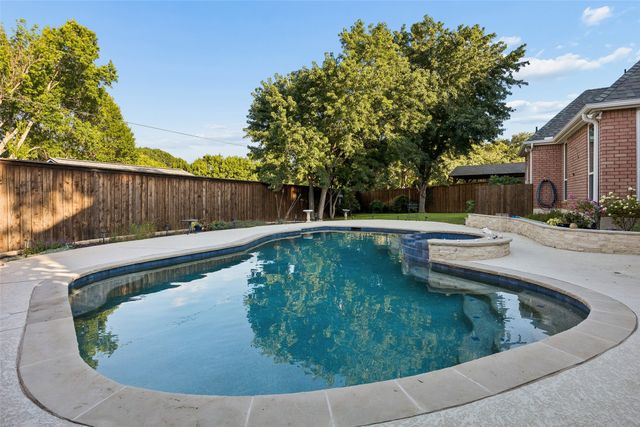 5617 Hunterwood Lane, Arlington, TX 76017