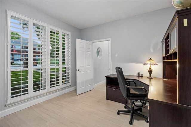 5617 Hunterwood Lane, Arlington, TX 76017