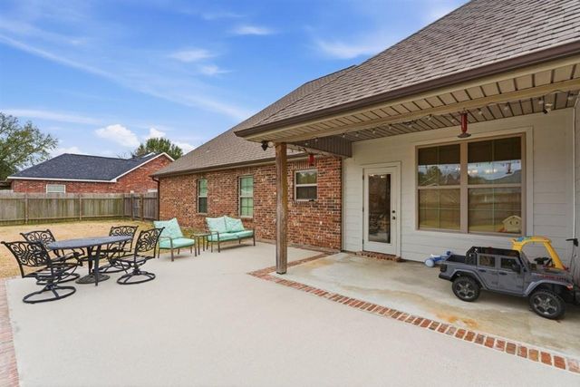 5733 Larch Street, Lake Charles, LA 70605