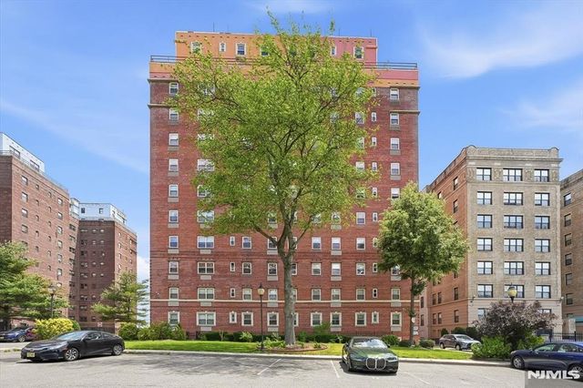 70 S Munn Avenue 408, East Orange, NJ 07018