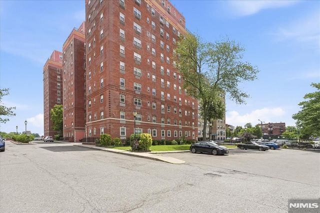 70 S Munn Avenue 408, East Orange, NJ 07018