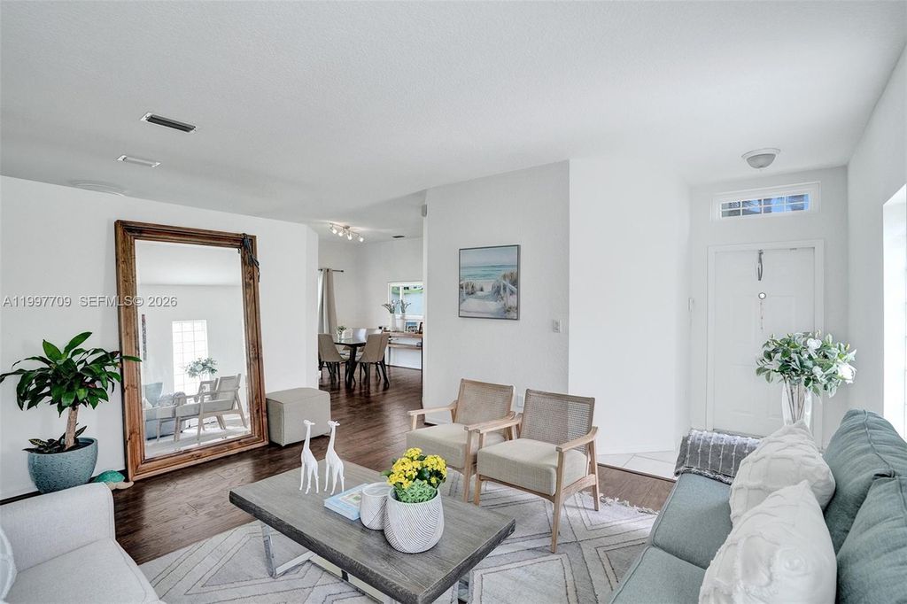 4102 Sapphire Ter, Weston, FL 33331