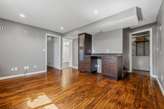 5113 NE Ledgestone Court, Ankeny, IA 50021