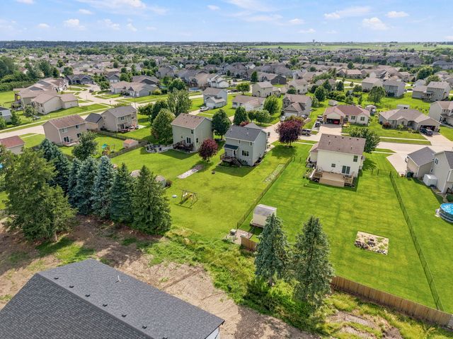 5113 NE Ledgestone Court, Ankeny, IA 50021