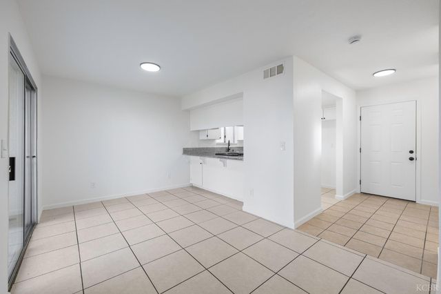 228 E Harold Court, Visalia, CA 93291