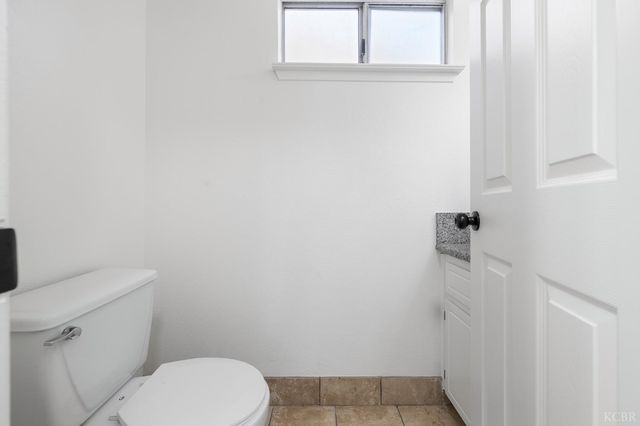 228 E Harold Court, Visalia, CA 93291