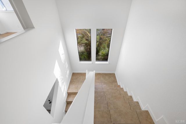 228 E Harold Court, Visalia, CA 93291