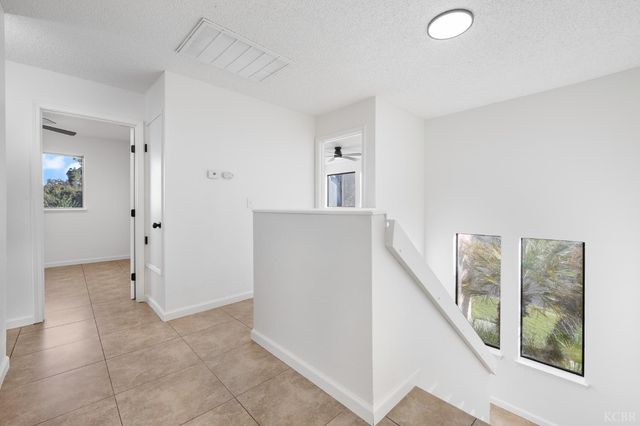 228 E Harold Court, Visalia, CA 93291