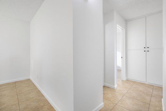 228 E Harold Court, Visalia, CA 93291