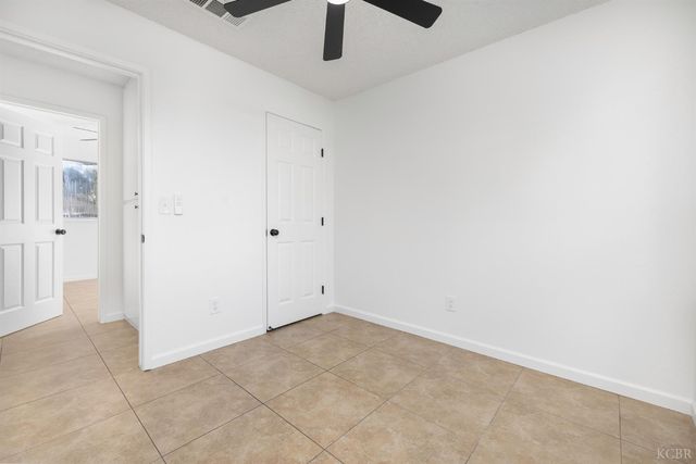 228 E Harold Court, Visalia, CA 93291