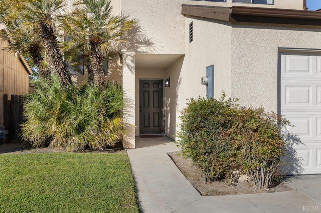 228 E Harold Court, Visalia, CA 93291