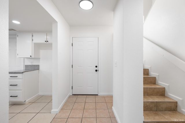 228 E Harold Court, Visalia, CA 93291