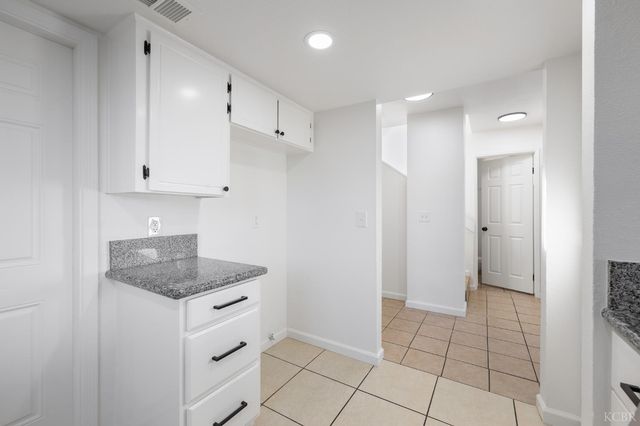 228 E Harold Court, Visalia, CA 93291