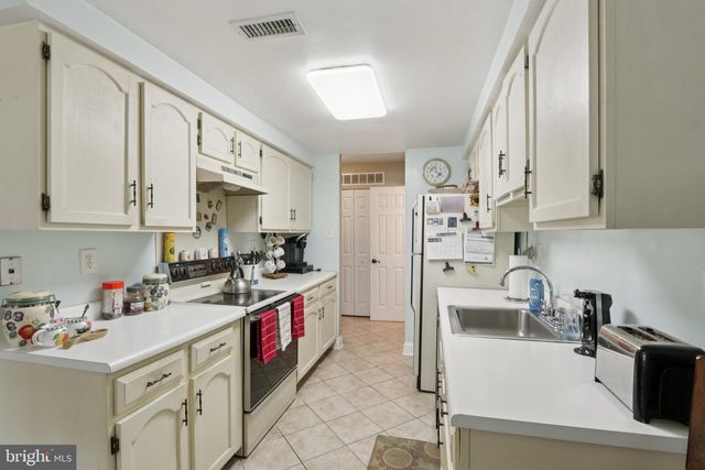 220 DEERPARK CT, Marlton, NJ 08053