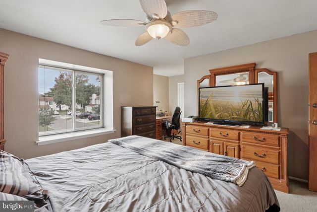 220 DEERPARK CT, Marlton, NJ 08053
