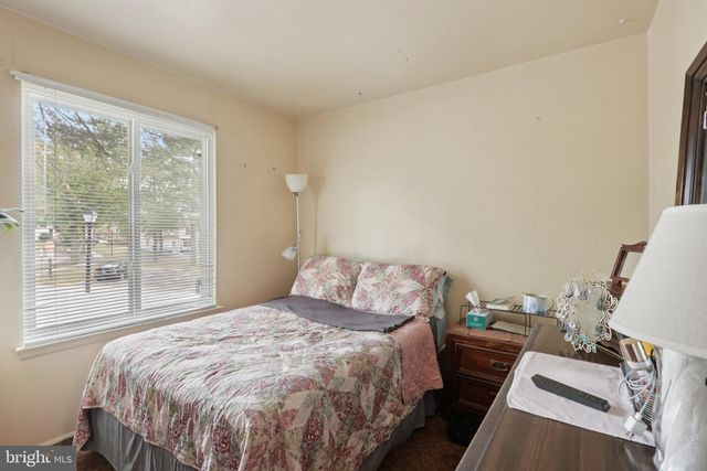220 DEERPARK CT, Marlton, NJ 08053