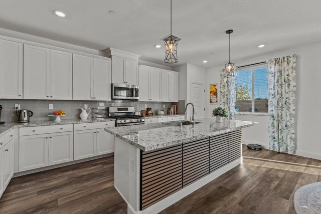 1129 Sierra Morena Way, Roseville, CA 95747