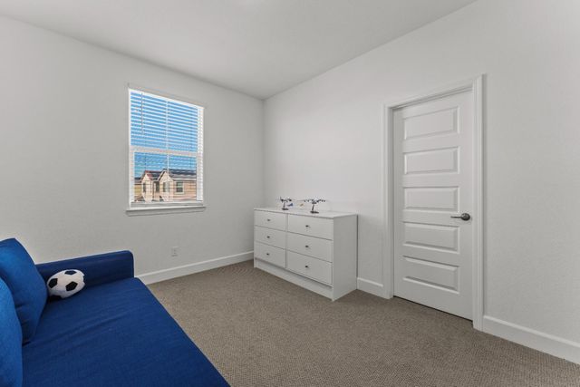 1129 Sierra Morena Way, Roseville, CA 95747