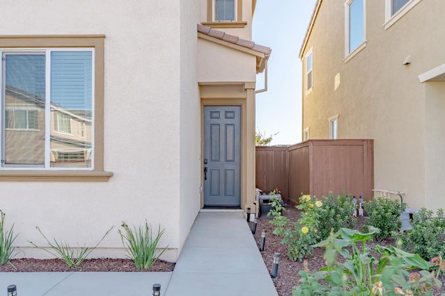 1129 Sierra Morena Way, Roseville, CA 95747