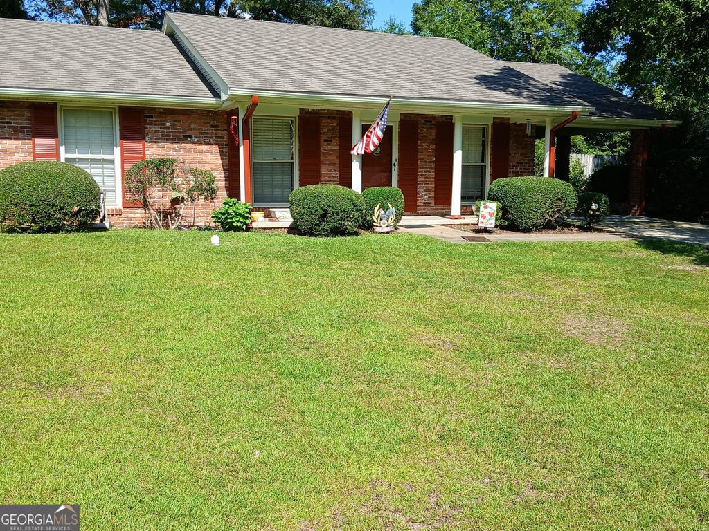 1015 13th Avenue S, Lanett, AL 36863