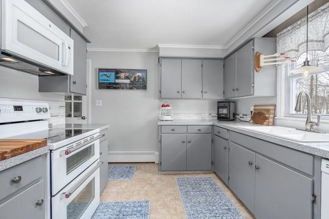 1050 Dover Road, Epsom, NH 03234