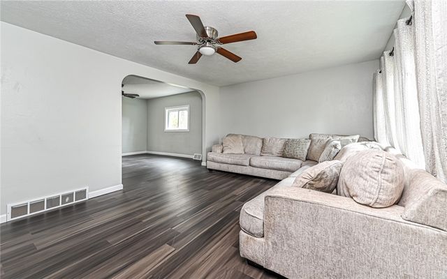 157 Clever Rd, Kennedy Twp, PA 15136