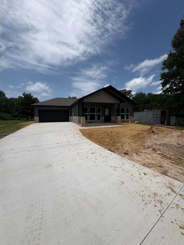 1147 Baja Street, Montgomery, TX 77356