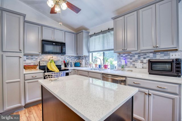 388 MONUMENT DR, Montross, VA 22520