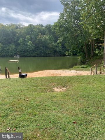 388 MONUMENT DR, Montross, VA 22520