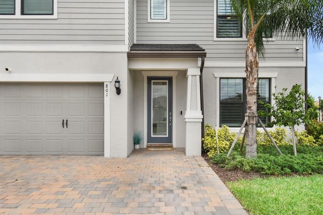 801 SE Courances Drive, Port St. Lucie, FL 34984