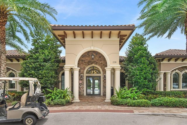 801 SE Courances Drive, Port St. Lucie, FL 34984