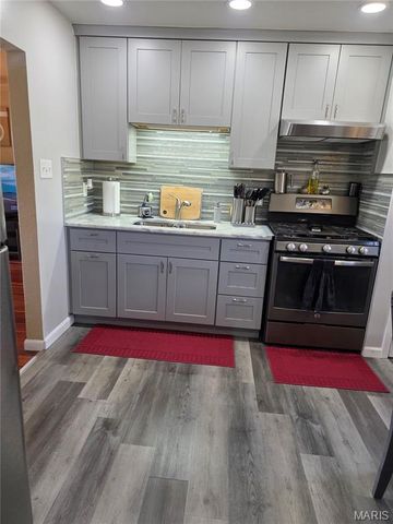 10151 Isabelle Place, St Ann, MO 63074