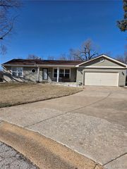 10151 Isabelle Place, St Ann, MO 63074