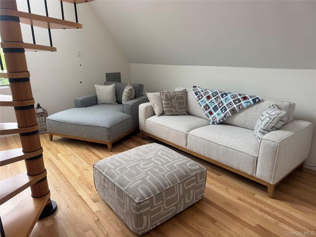 31 Ivy Avenue, Seaview, NY 11770