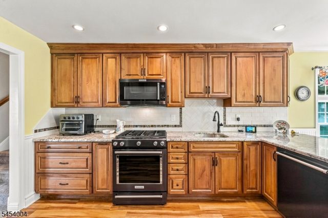 11 Mary Pl, Pequannock Twp., NJ 07440