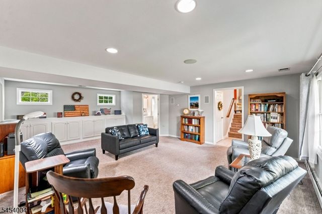 11 Mary Pl, Pequannock Twp., NJ 07440