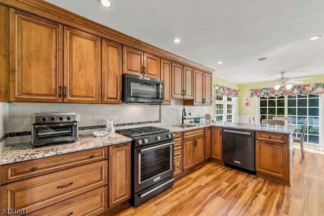 11 Mary Pl, Pequannock Twp., NJ 07440