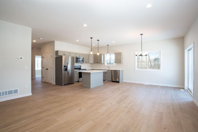 263 Eagle Ridge Drive, Roberts, WI 54023