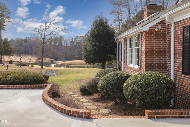 10 Country Club Drive, Siler City, NC 27344