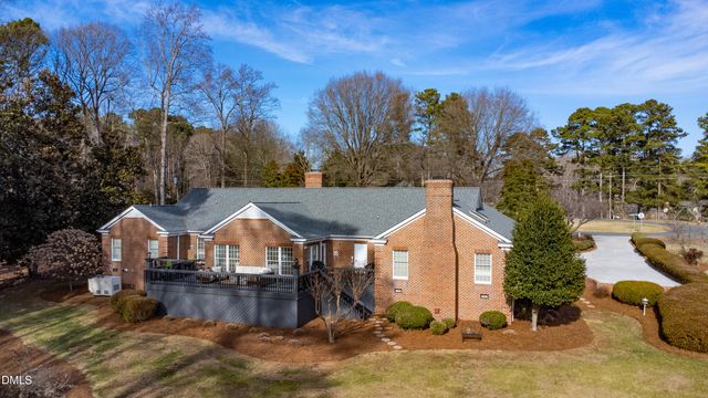 10 Country Club Drive, Siler City, NC 27344
