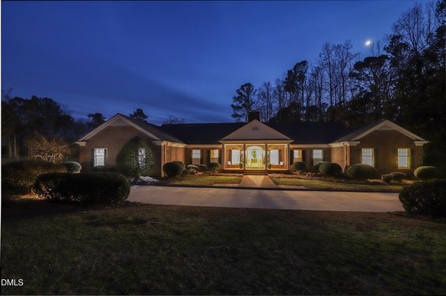 10 Country Club Drive, Siler City, NC 27344