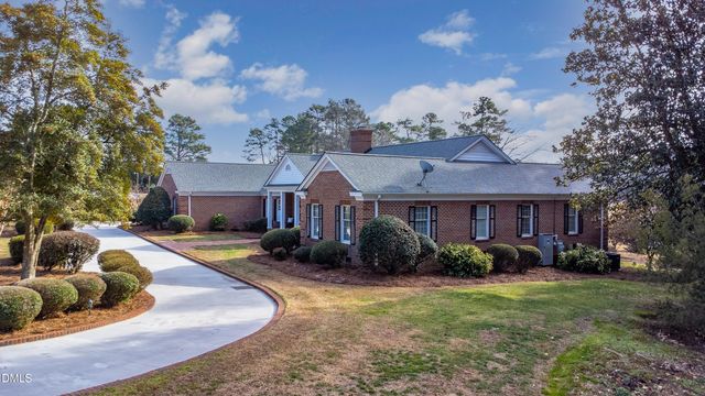 10 Country Club Drive, Siler City, NC 27344