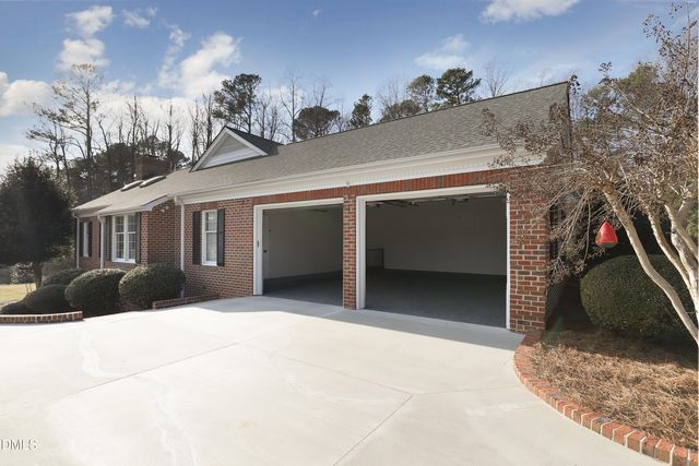 10 Country Club Drive, Siler City, NC 27344