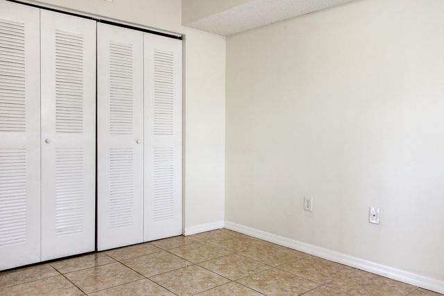 5065 Wiles Road 307, Coconut Creek, FL 33073