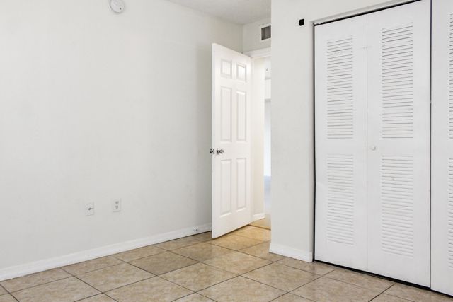 5065 Wiles Road 307, Coconut Creek, FL 33073