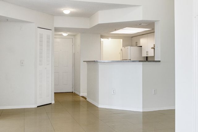 5065 Wiles Road 307, Coconut Creek, FL 33073